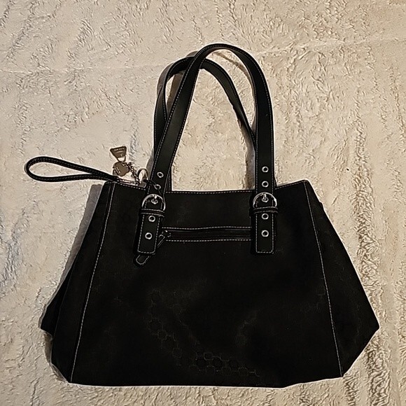 Nine West Handbag Stylish BLACK Silver Red Liner Bag Zippers Magnetic Closure - Picture 4 of 6